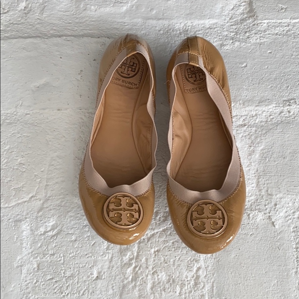 Tory Burch Patent leather beige flats SZ 8.5